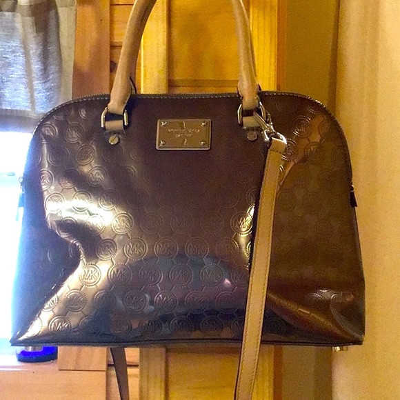 Almost new only a few uses with original bag - Picture 2 of 9